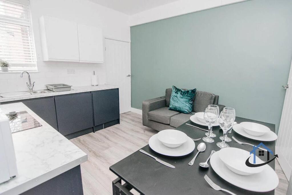 Villa Balby Casa Nr Doncaster Racecourse King Beds Street Parking Esterno foto